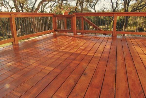 Peres Tomaz Painting & Remodeling Deck Staining